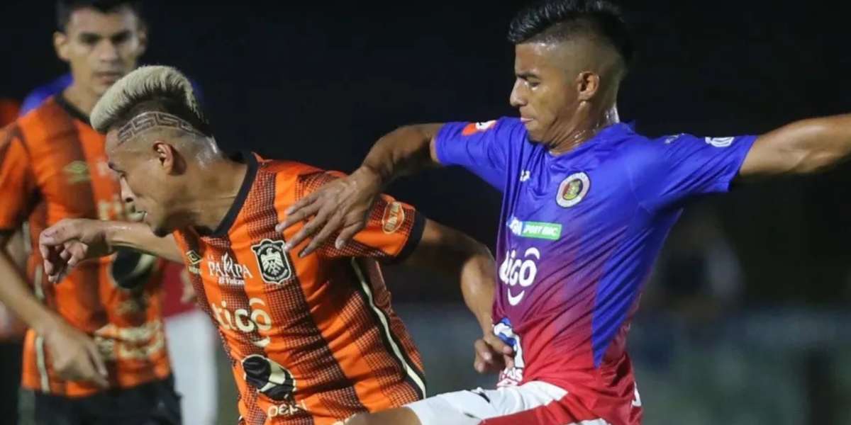 Águila llega a este enfrentamiento como líder absoluto del torneo, con 22 puntos en su haber y un rendimiento notable en esta temporada