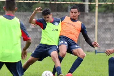 Alianza, por ejemplo, tuvo que cancelar su entrenamiento matutino al no contar con instalaciones disponibles. Santa Tecla, igual no entrenó