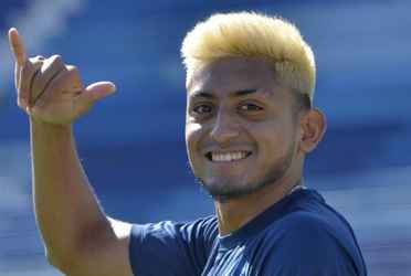 Amando Moreno saltó al terreno de juego como titular al mismo tiempo que la selección dirigida por Rubén de la Barrera iniciaba el juego