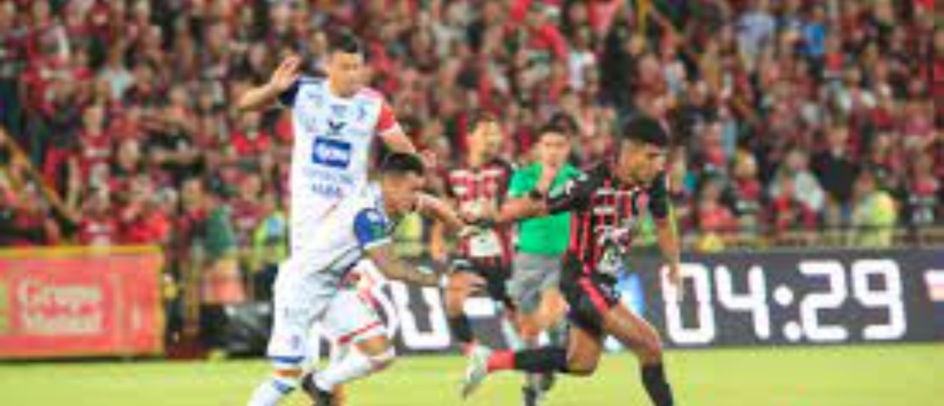 Ambos equipos buscan asegurar su lugar en las semifinales del torneo. El partido de ida se llevará a cabo esta noche a las 8:00 PM