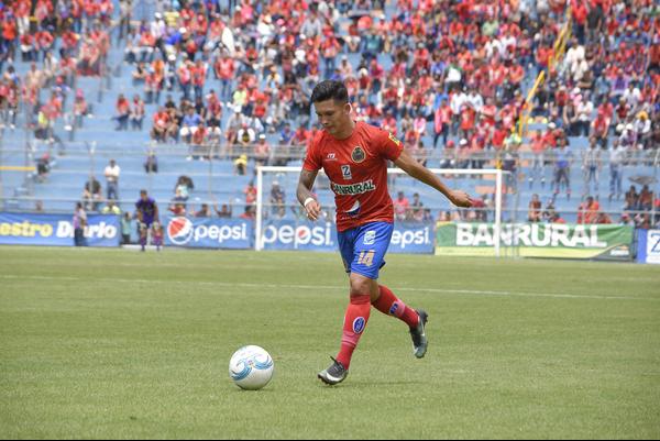 Antigua GFC venció este jueves 2-1 al favorito Municipal, en un partido que le tocó navegar contra la corriente.