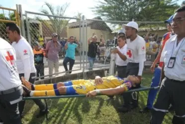 Carlos Arévalo salio lesionado.