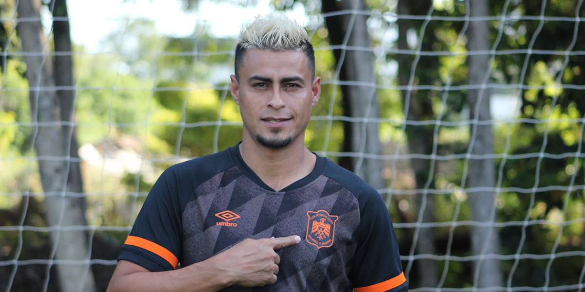 Cerén comenzó el partido como titular frente a Firpo y se mantuvo como una presencia constante en el medio campo para el equipo aguilucho