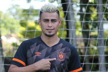 Cerén comenzó el partido como titular frente a Firpo y se mantuvo como una presencia constante en el medio campo para el equipo aguilucho