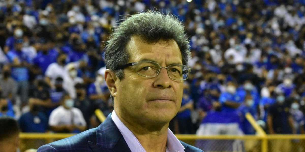 ¿Quiénes pueden sustituir a Hugo Pérez en el banquillo de la selecta nacional?
