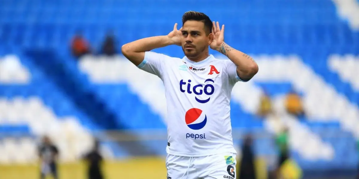 Fito Zelaya ya es el quinto goleador histórico de El Salvador