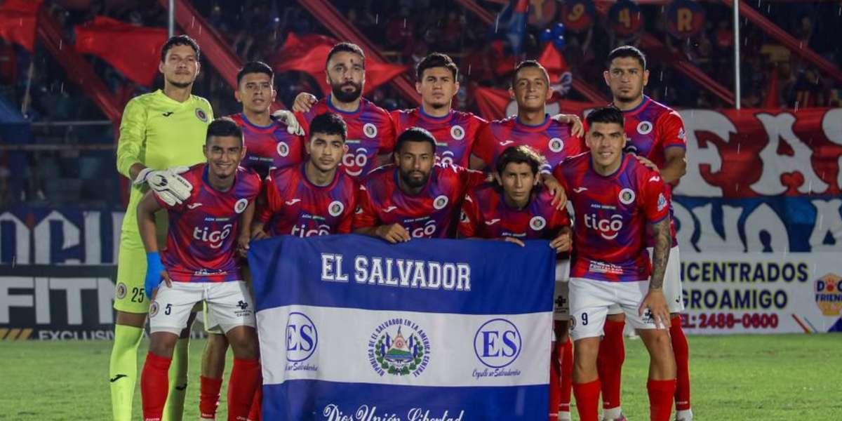 De momento, tigrillos y ahuachapanecos empatan a cero en un partido muy parejo, donde la visita ha tratado de jugar de contragolpe