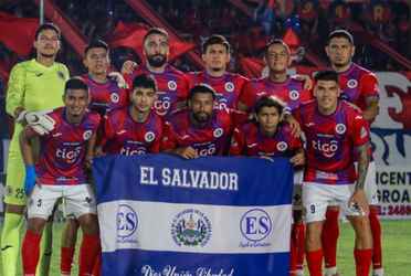 De momento, tigrillos y ahuachapanecos empatan a cero en un partido muy parejo, donde la visita ha tratado de jugar de contragolpe