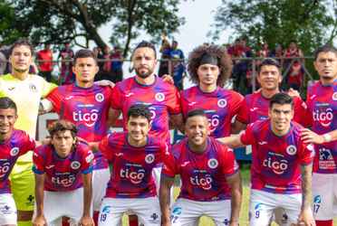Desde el inicio del encuentro, se pudo observar un juego táctico y organizado por parte de ambas escuadras. Platense con una férrea defensa