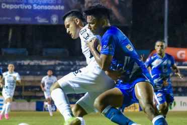 Desde el inicio del partido, el Fuerte San Francisco demostró ser un conjunto competitivo y peligroso. Supo generar oportunidades y anotar