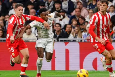 Dos decisiones muy cuestionables dieron goles al cuadro merengue y luego se agregó mucho tiempo adicional