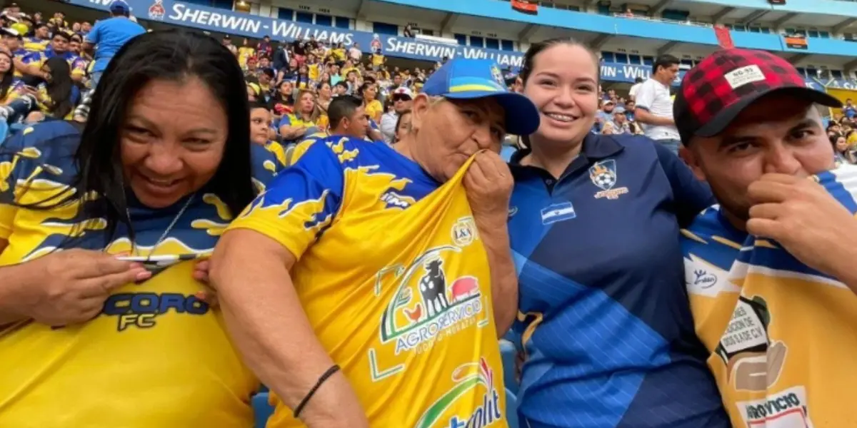 El amor por un equipo, hace que algunos hinchas hagan las cosas más impensadas, todo para ver a su equipo en momentos cruciales