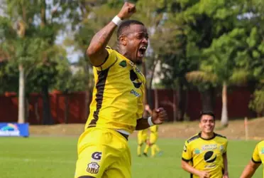 El caribeño se encuentra entrenando en el equipo oriental y espera resolver su situación contractual