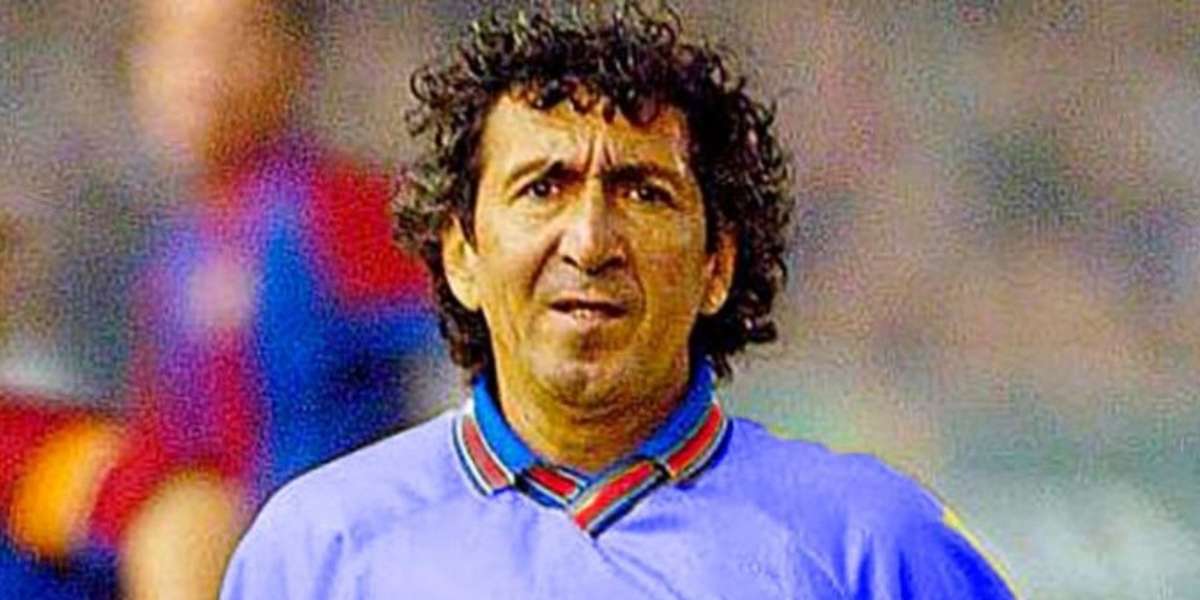 El cariño y admiración de Mágico González por este crack radica en la elegancia y maestría que el holandés desplegaba en el campo de juego.