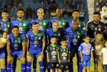 El conjunto dirigido por el Zarco Rodríguez se mostró más incisivo en el ataque, buscando romper la férrea defensa del Fuerte San Francisco