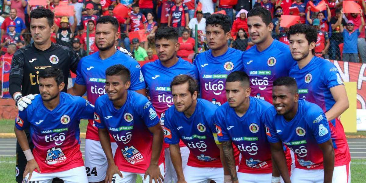 El cuadro santaneco cerró mejor el primer tiempo y aprovechó dos llegadas importantes para llevarse la ventaja en el marcador