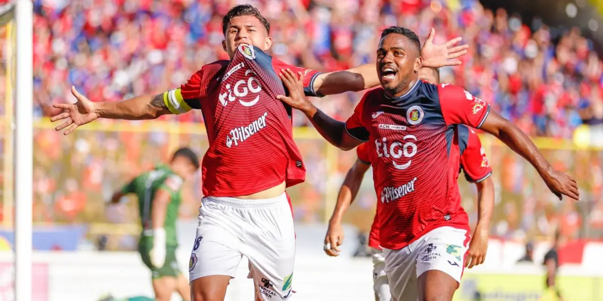 El cuadro santaneco dio de baja a 9 jugadores y ha iniciado su renovación de plantilla apostándole a sangre joven en el equipo