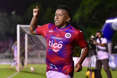 El delantero anotó un golazo en el empate del derbi santaneco, ahora apunta hacia los cuartos de final donde tiene claro el futuro
