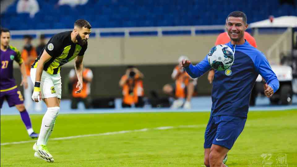 El delantero francés falló ayer y quedó eliminado de la Liga de Campeones de Árabe.
