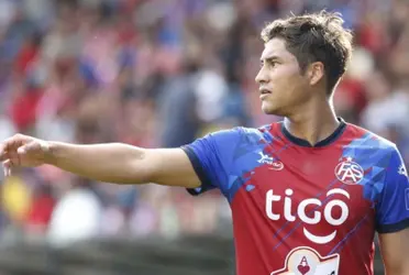 El delantero lamentó que esta situación no permite el buen desarrollo de los jugadores en el campo y piensa en el próximo torneo 2024