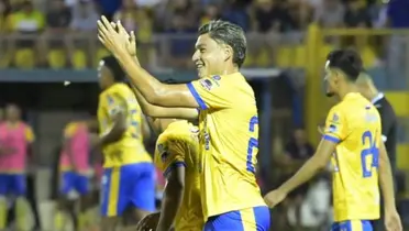 El delantero mexicano lleva 4 goles en 3 encuentros, posicionándose líder en ese apartado