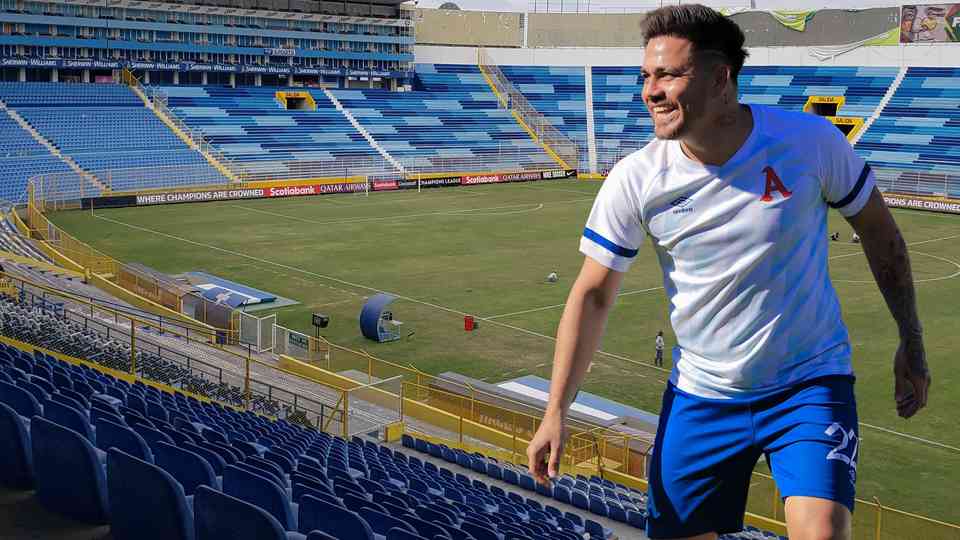 El delantero salvadoreño ha dado mucho de que hablar en los últimos días.