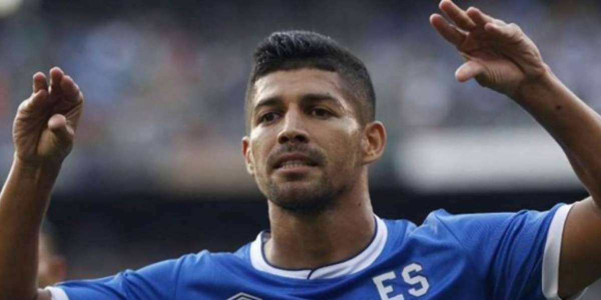El delantero salvadoreño habló de su trayectoria en el futbol europeo, luego de ser vendido por los albos del Alianza