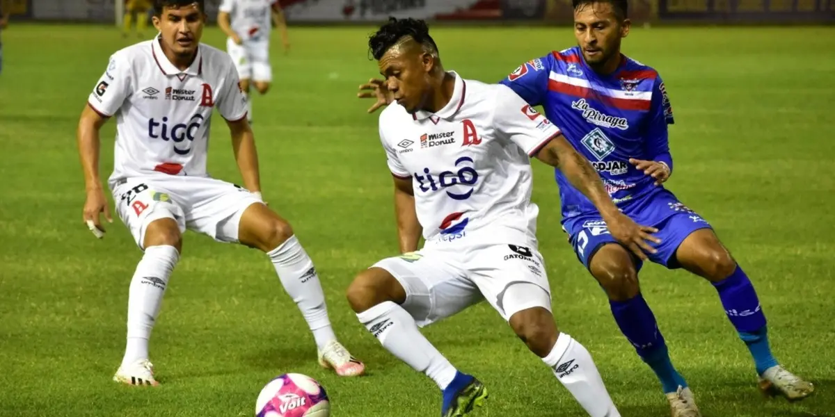 El duelo más atractivo de la jornada, el denominado clásico joven del fútbol salvadoreño