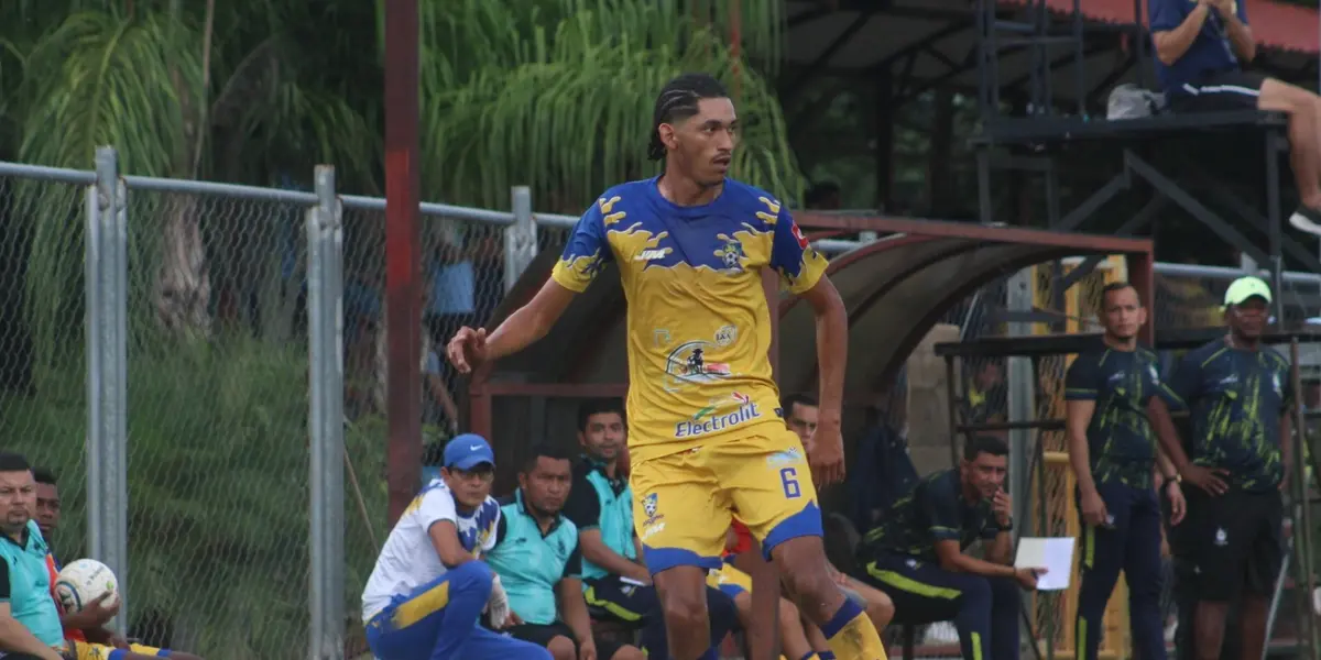 El encuentro se inclinó a favor de Jocoro con una anotación a los 22 minutos, tras una jugada bien ejecutada por Herbert Sosa, para el 1-0