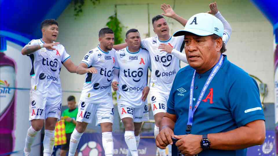 El entrenador de Alianza opinó sobre varios temas y del partido que se les viene contra FAS.