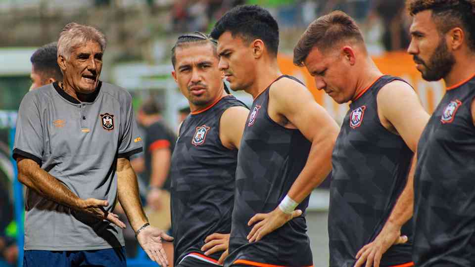 El entrenador argentino realizó algunos cambios para su debut en el Apertura 2023.