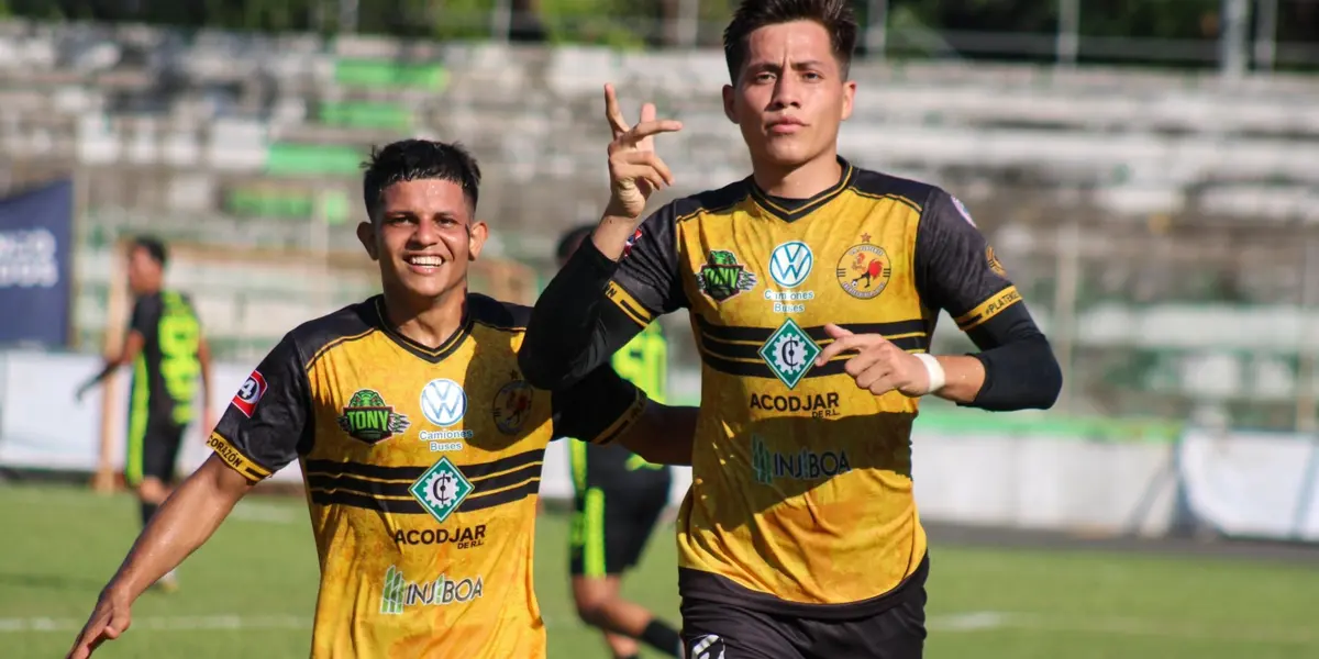 El entreno de este día fue inusual para los gallos, que empiezan a presionar a la directiva