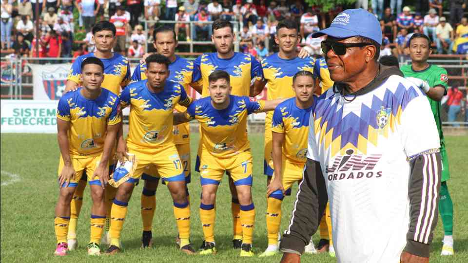 El equipo fogonero camina por la senda de la derrota a nivel local e internacional.