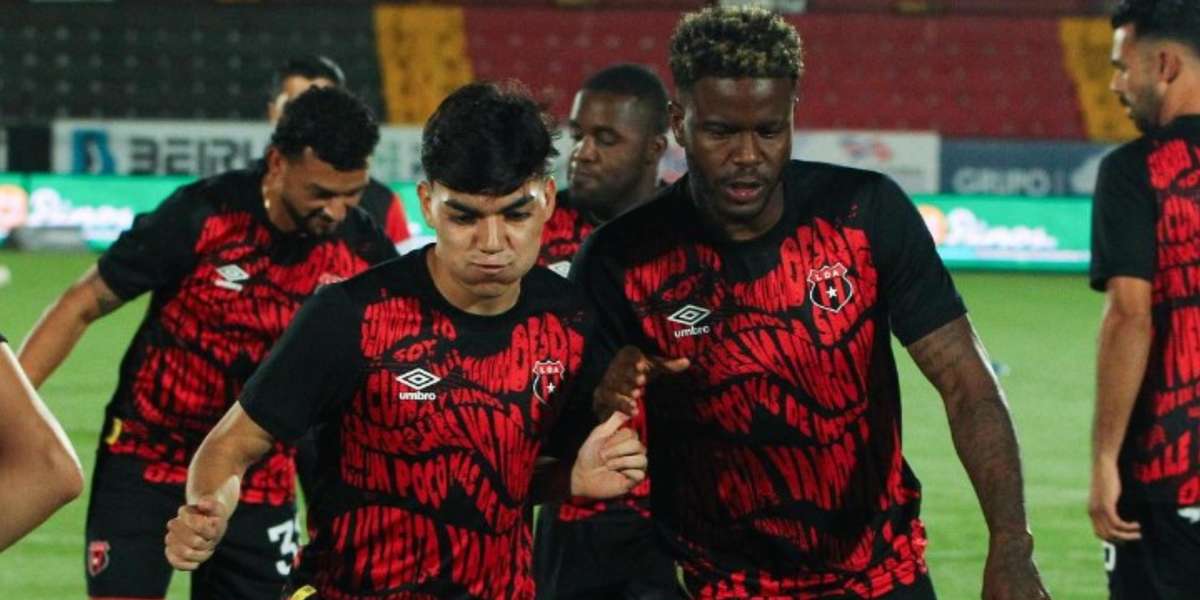 El extremo cuscatleco mostró un juego activo y dinámico. Destacó por su habilidad para encarar a la defensa rival, ante el Puntarenas
