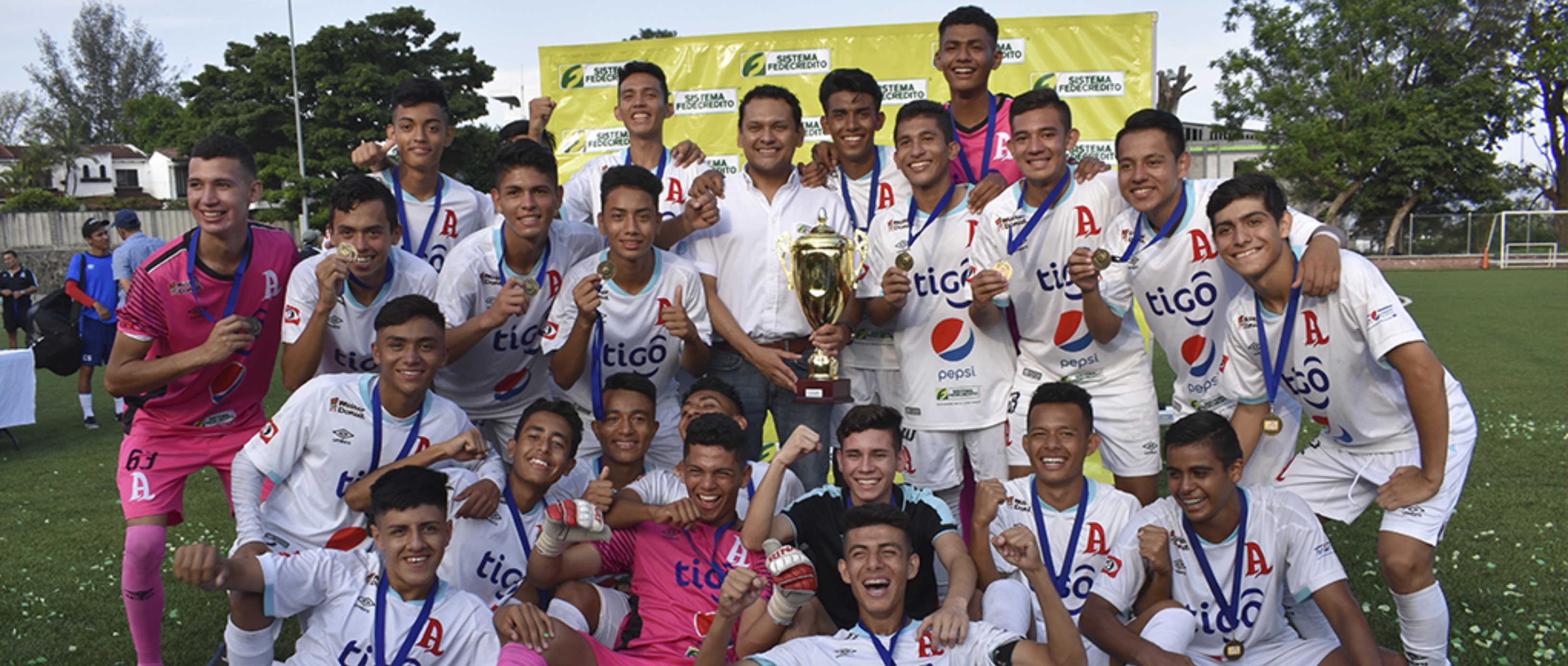 El formato del torneo seguirá el modelo de la Liga Femenina, con la participación de equipos divididos en dos grupos regionales