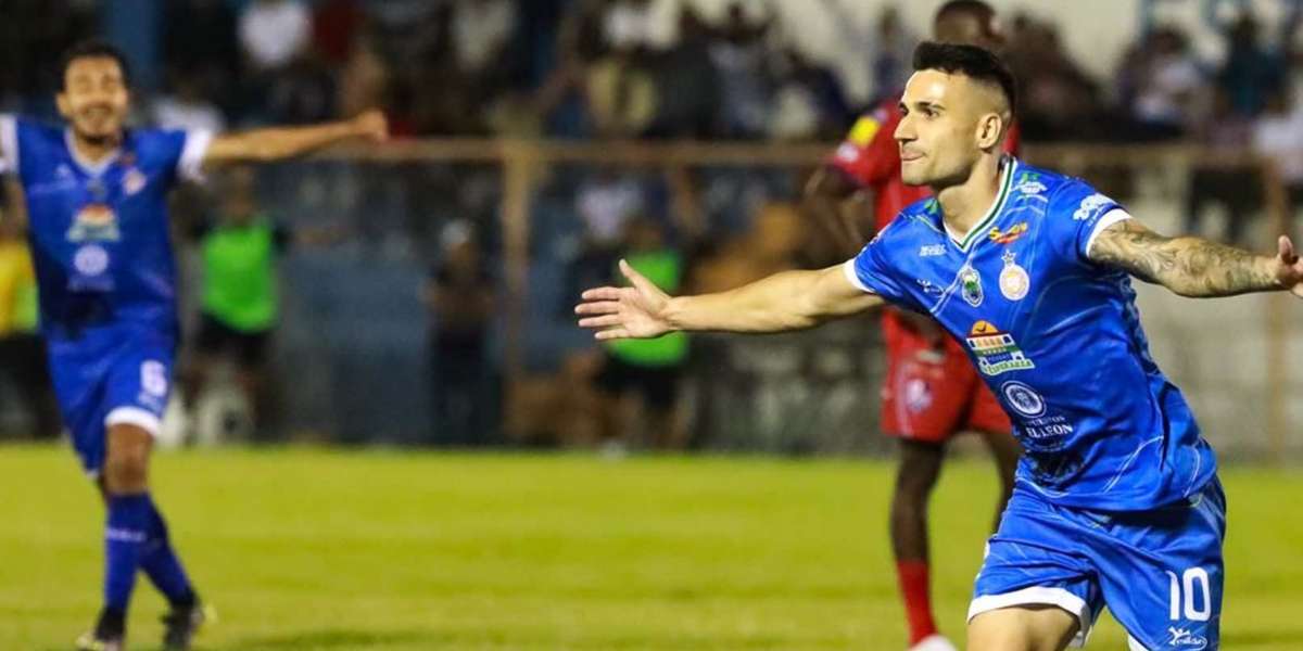 El futbolista también hizo un llamado a brindar apoyo y colaboración tanto desde la prensa como desde la afición salvadoreña