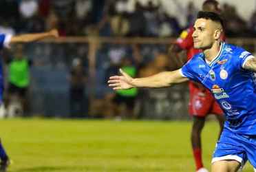 El futbolista también hizo un llamado a brindar apoyo y colaboración tanto desde la prensa como desde la afición salvadoreña