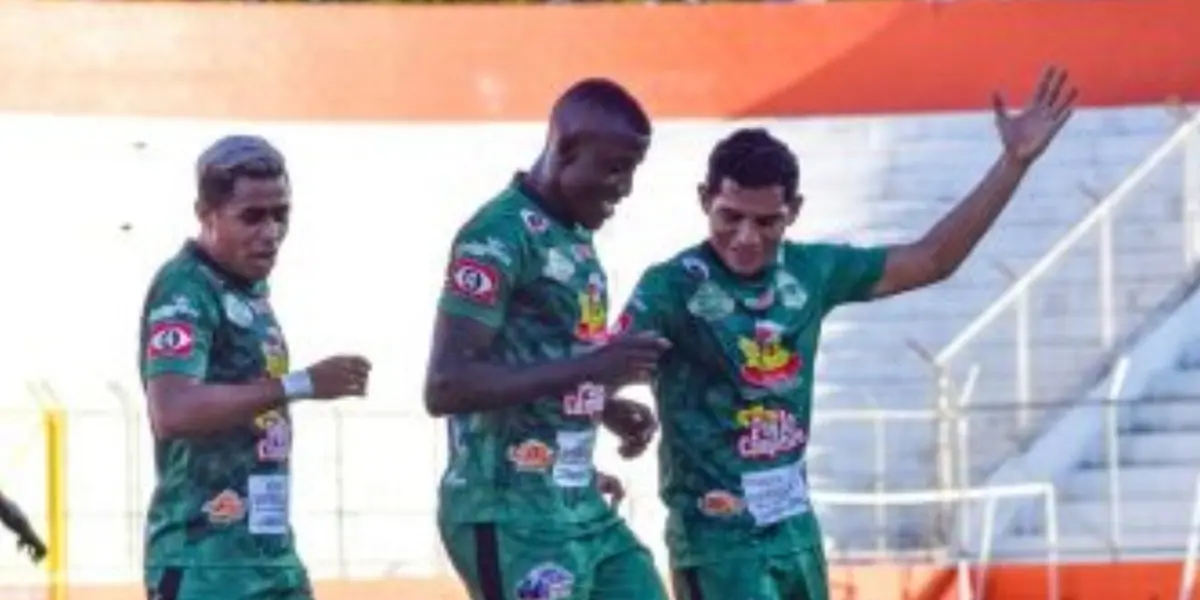 El informe médico detalla que Montaño experimentó síntomas de traumatismo craneal, incluyendo cefalea, mareos y náuseas, durante el juego