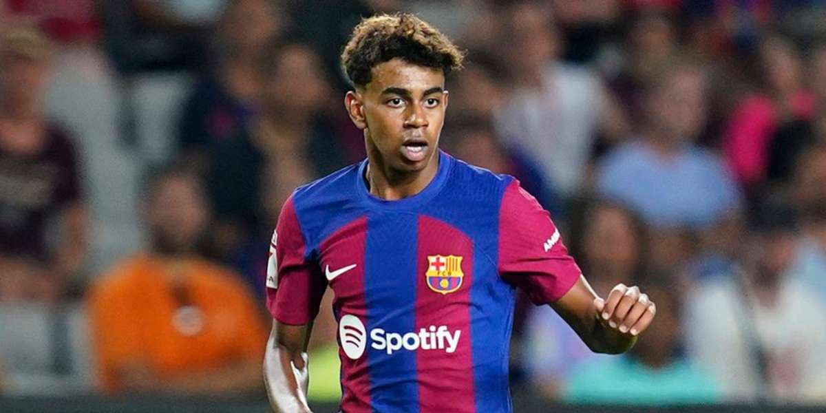 El joven talento de la Masía extendió su contrato hasta cuando cumpla su mayoría de edad, estará ligado al club por al menos, dos años más
