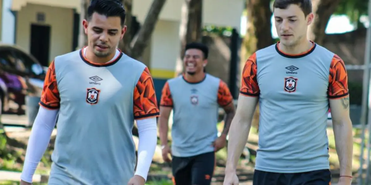 El jugador dejó con 10 a los emplumados al ver la roja directa por una patada sobre Marvin Monterroza, Águila tuvo que sostener el empate