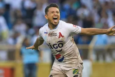 El jugador no ha podido estar presente en el último mes con el equipo, tampoco pudo disputar uno de los partidos de selección por lesión