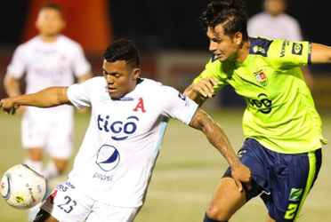 El lateral izquierdo entra en convocatoria tras la no inclusión de Nelson Flores por permisos migratorios