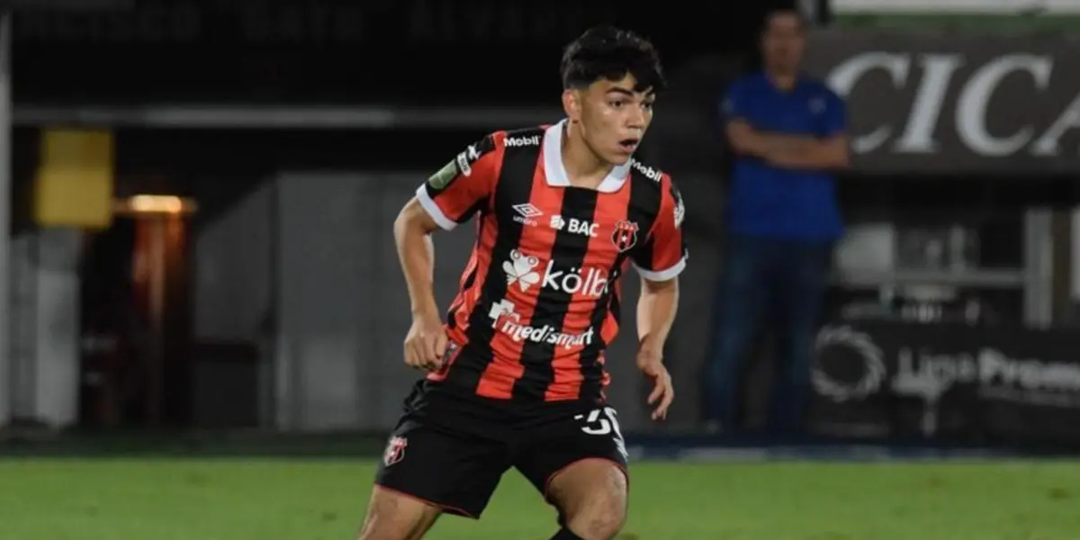 El Machito ingresó en los últimos minutos del encuentro, este es el primer título en la carrera del volante salvadoreño, estrena su palmarés