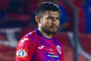 El marcador permanece estático, registrando un 0-0 que refleja la paridad y la intensidad con la que ambos equipos han encarado este juego