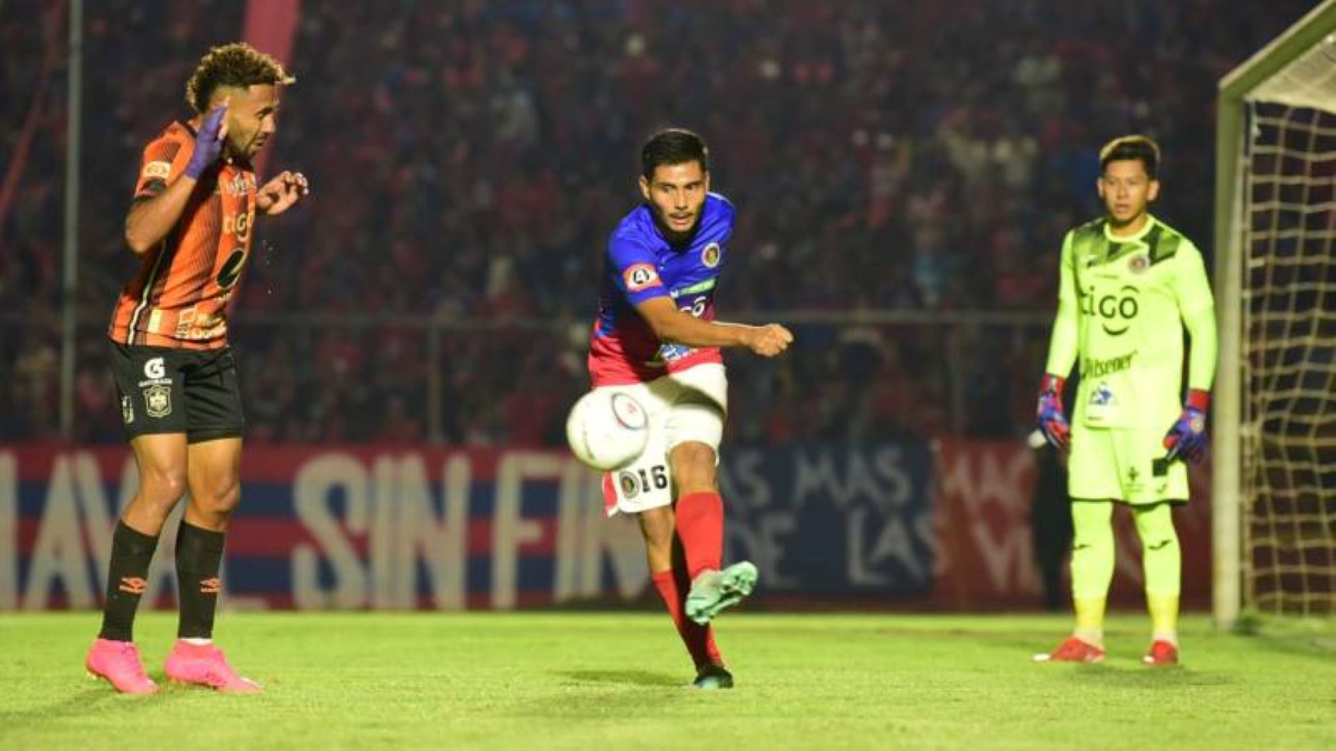 El plantel del gaucho Sebastián Bini sumó en Jocoro su séptima victoria consecutiva y apunta seriamente al récord que osteta FAS