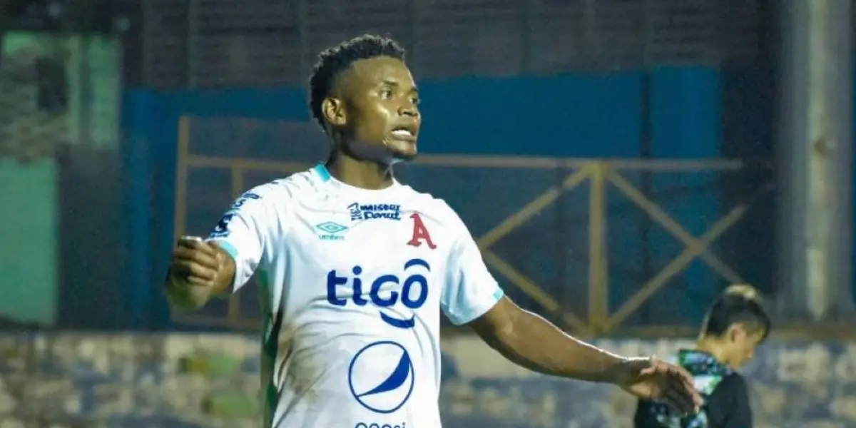 El proceso de recuperación para el delantero colombiano se estima en aproximadamente cuatro semanas, a partir del día de la lesión