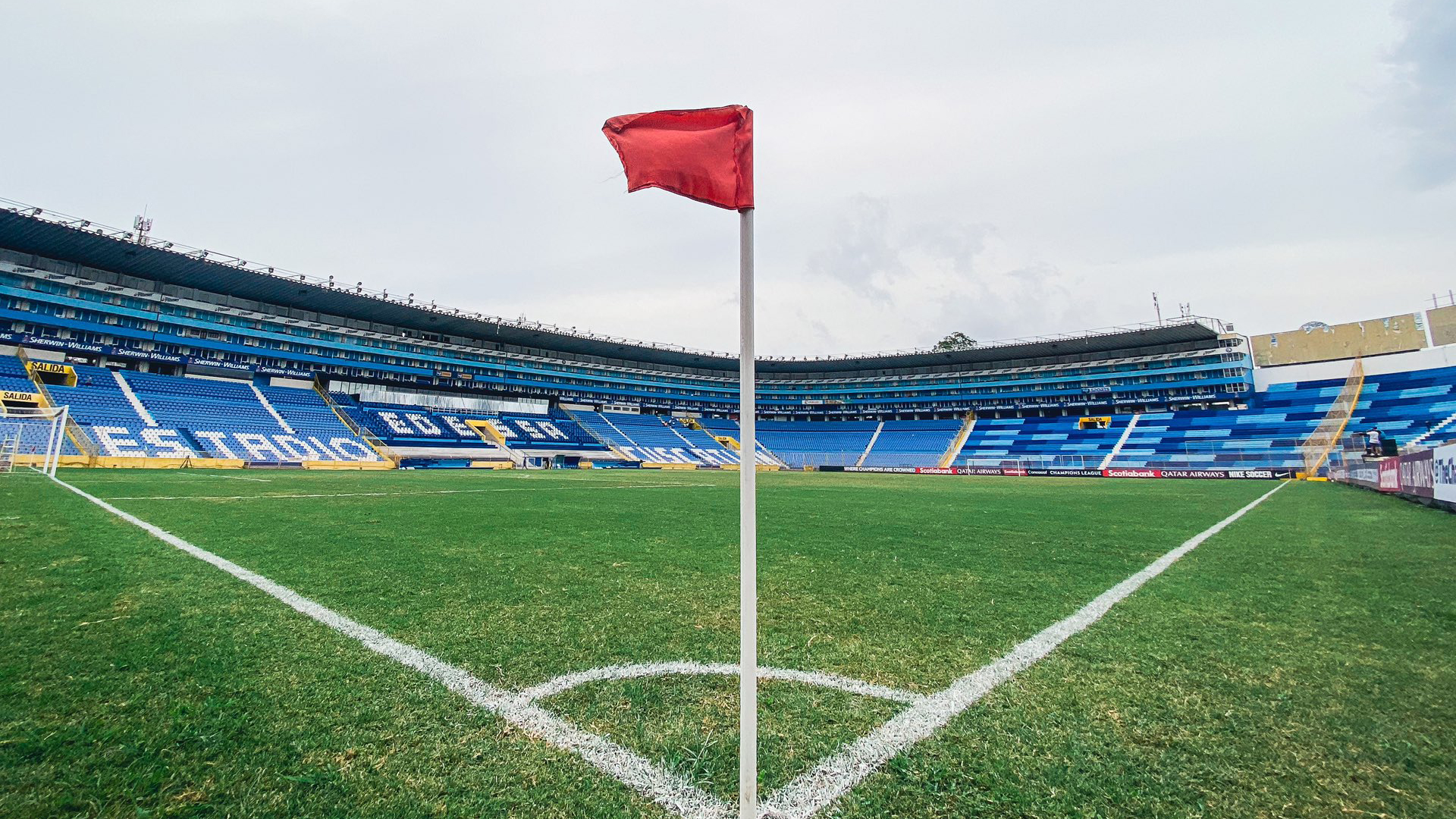 El recinto deportivo fue el escenario de la peor tragedia en la historia del fútbol salvadoreño.