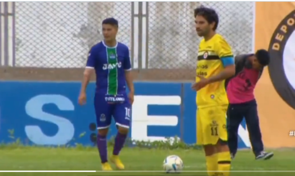 El salvadoreño fue figura y vio victoria con Comerciantes Unidos, en suelo sudamericano. Estuvo en el 11 ideal en la jornada anterior.