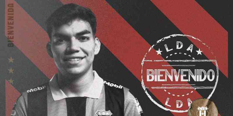 El salvadoreño Leo Menjívar fue presentado en Liga Deportiva Alajuelense de Costa Rica