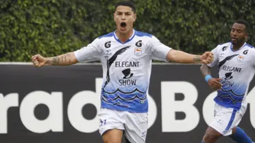 El salvadoreño no ha iniciado de buena forma en el campeonato peruano
